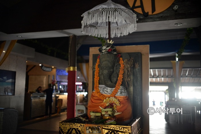 Ganesha statue inside the restaurant