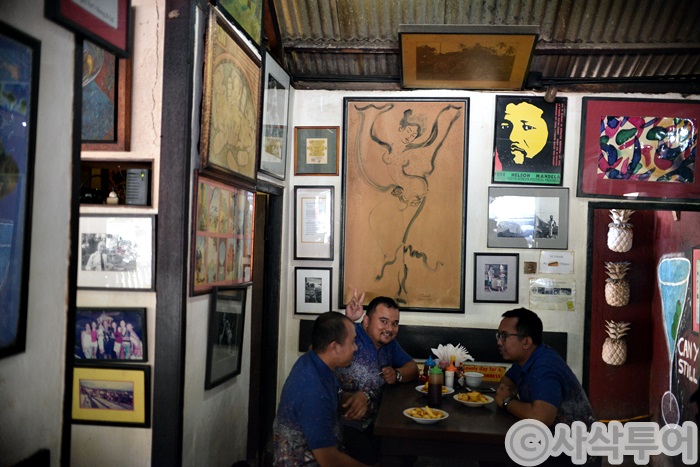 Casual dining interior