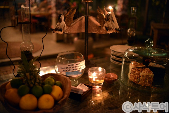 Evening restaurant atmosphere