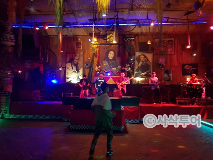 Apache Reggae Bar — venue and nightlife photographs 4