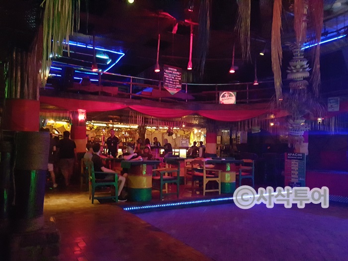 Apache Reggae Bar — venue and nightlife photographs 5
