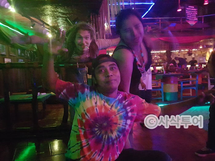 Apache Reggae Bar — venue and nightlife photographs 6