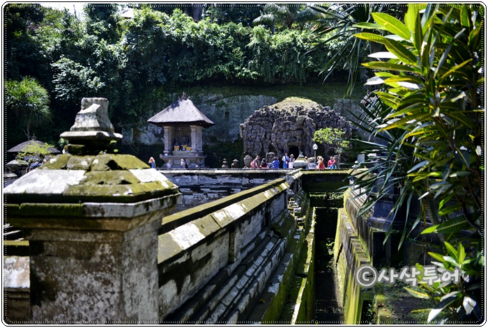 Goa Gajah — Elephant Cave — views and visitor photographs 14