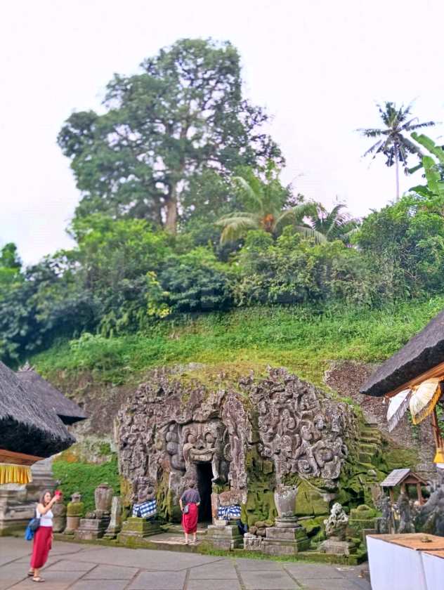 Goa Gajah — Elephant Cave — views and visitor photographs 15