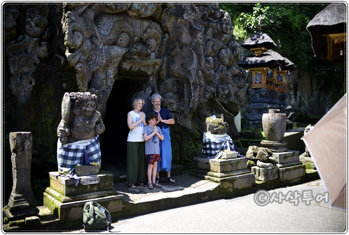Goa Gajah — Elephant Cave — views and visitor photographs 19