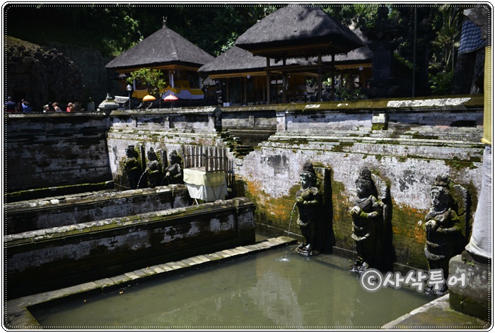 Goa Gajah — Elephant Cave — views and visitor photographs 25
