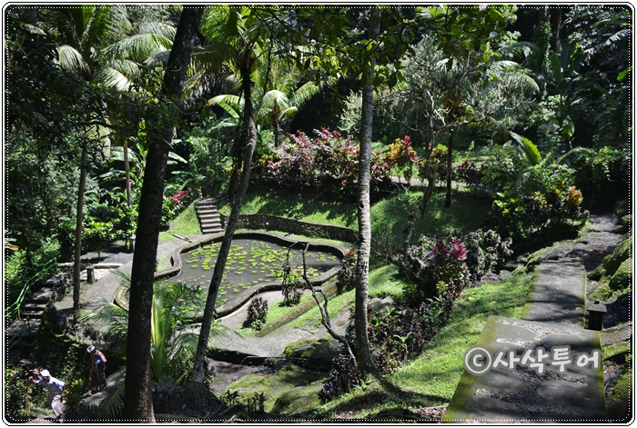 Goa Gajah — Elephant Cave — views and visitor photographs 37
