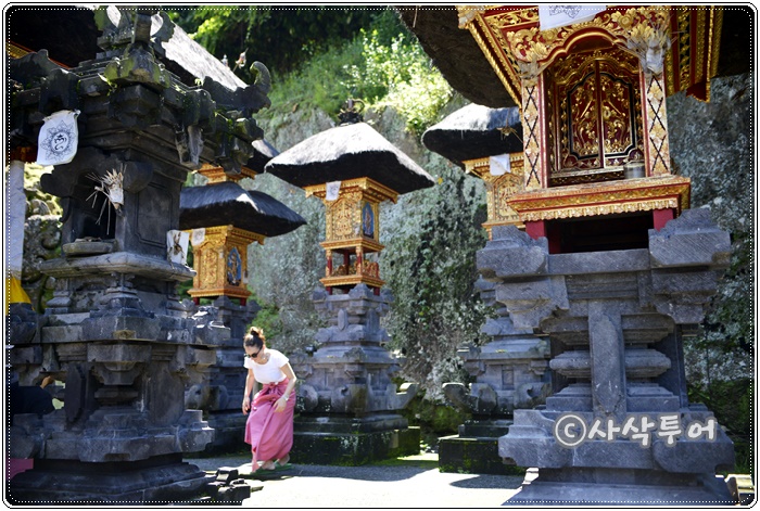Goa Gajah — Elephant Cave — views and visitor photographs 41