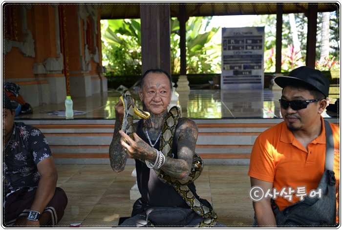 Goa Gajah — Elephant Cave — views and visitor photographs 43