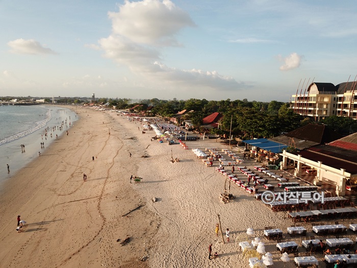 Jimbaran Beach — views and visitor photographs 1