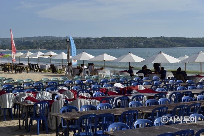 Jimbaran Beach — views and visitor photographs 2