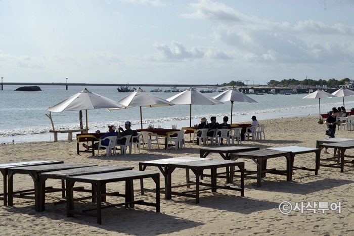 Jimbaran Beach — views and visitor photographs 3