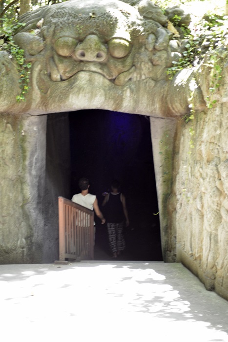 Sacred Monkey Forest Sanctuary — views and visitor photographs 9
