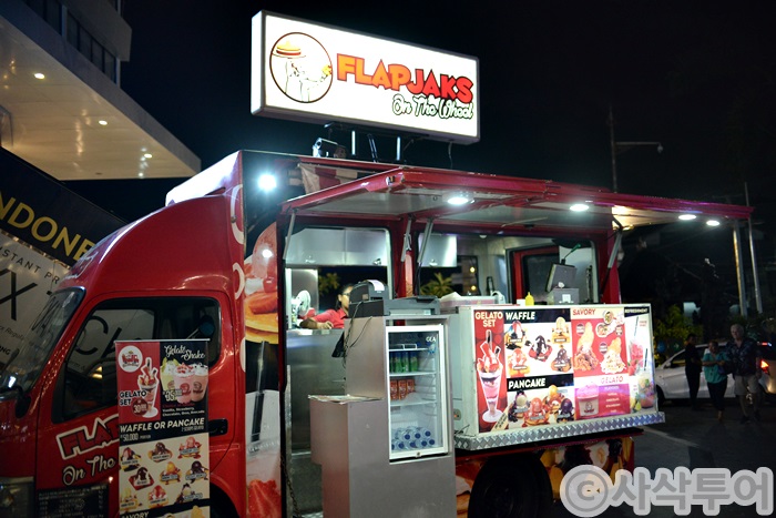 Lippo Mall Kuta — shops and displays 10