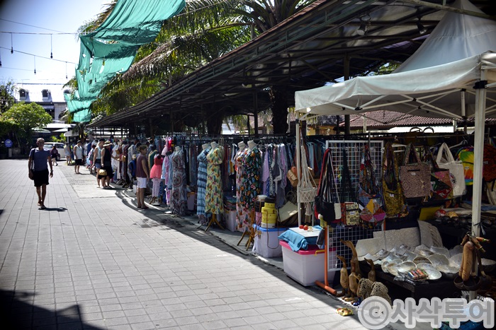 Seminyak Square — shops and displays 3