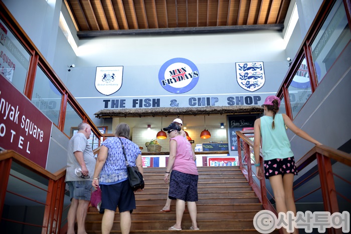 Seminyak Square — shops and displays 11