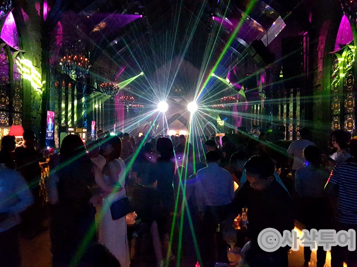 Mirror Lounge & Club — venue and nightlife photographs 4
