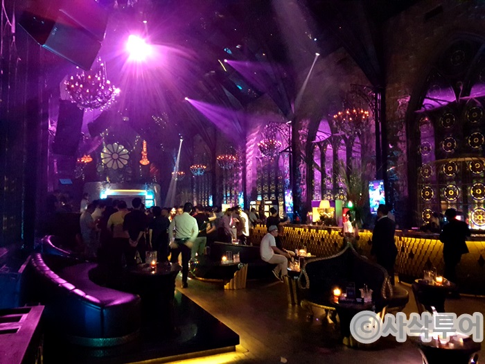 Mirror Lounge & Club — venue and nightlife photographs 5