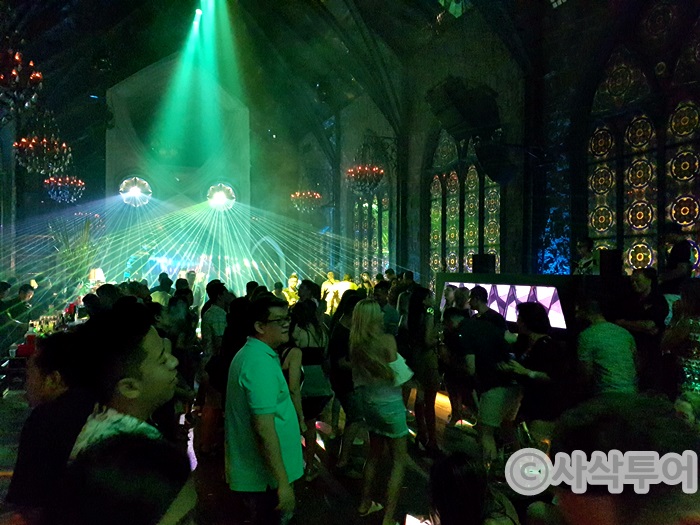 Mirror Lounge & Club — venue and nightlife photographs 11