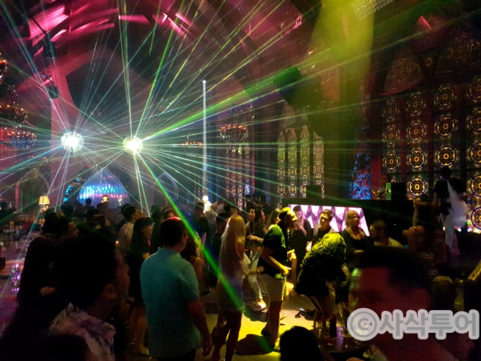 Mirror Lounge & Club — venue and nightlife photographs 12