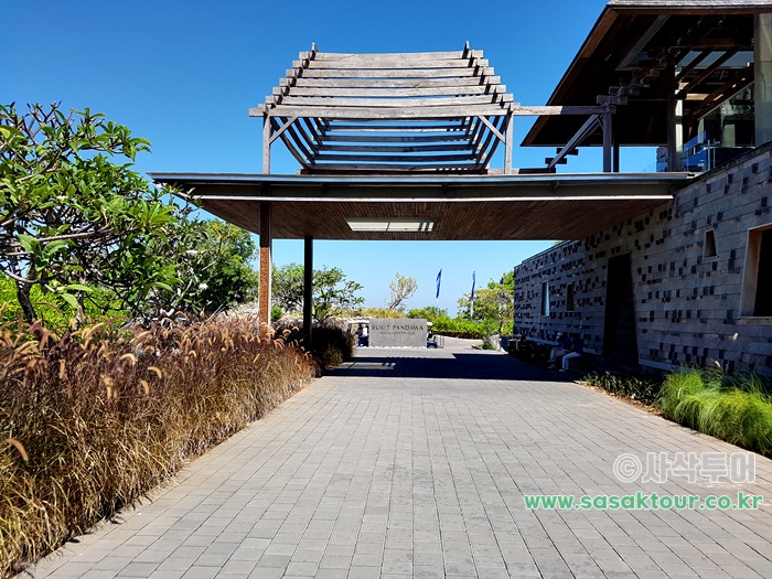 Bukit Pandawa Golf & Country Club — course and clubhouse photographs 2