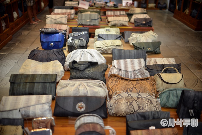 Syang Seminyak — shops and displays 3