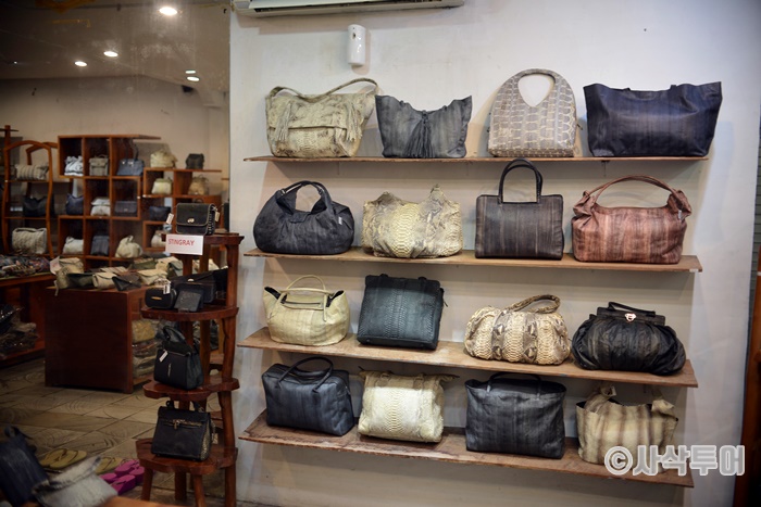 Syang Seminyak — shops and displays 6
