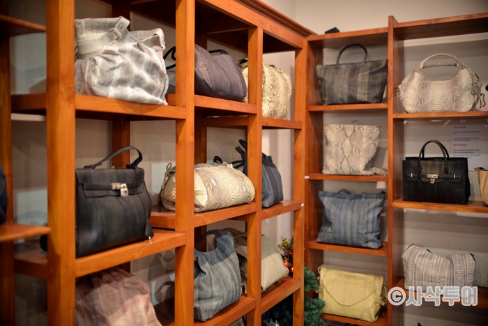 Syang Seminyak — shops and displays 10
