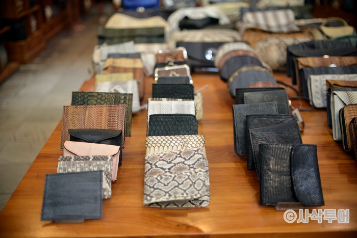 Syang Seminyak — shops and displays 17