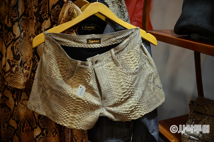 Syang Seminyak — shops and displays 19