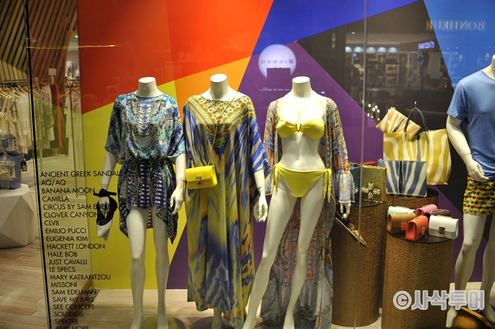 Seminyak Village — Shopping Reference — shops and displays 5