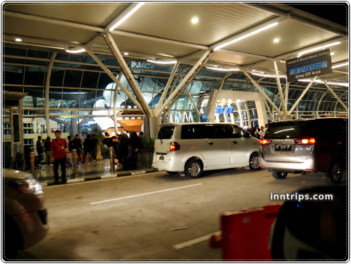 Private car airport drop-off in Bali