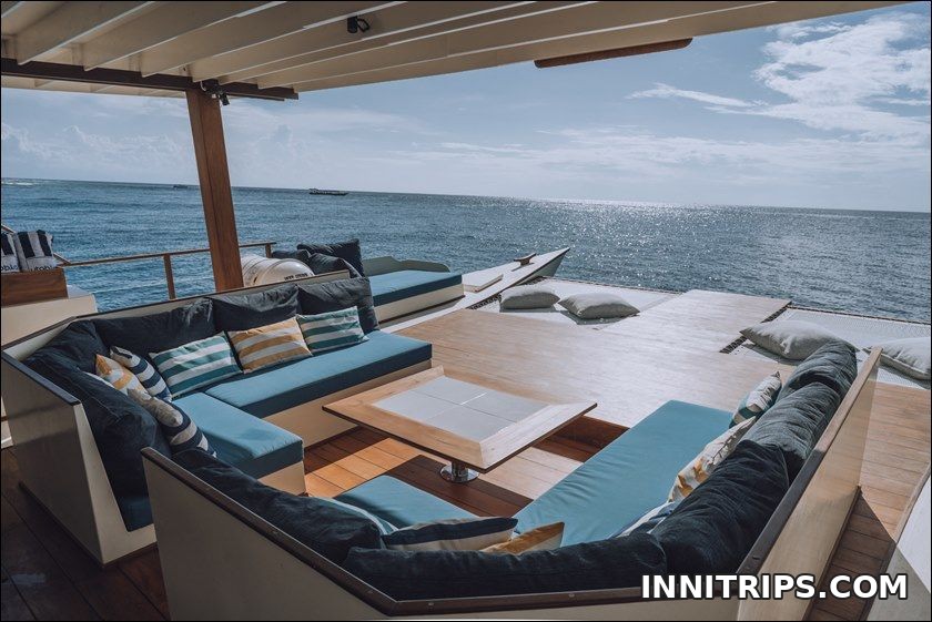 Relax on deck · Gili cruise photo 6