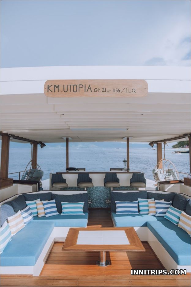 Relax on deck · Gili cruise photo 9