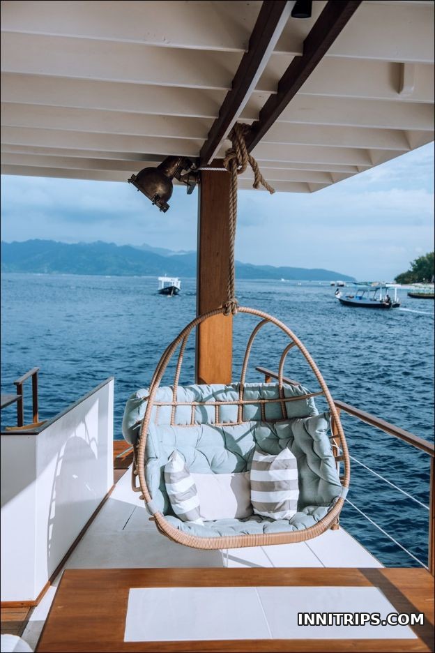 Relax on deck · Gili cruise photo 11