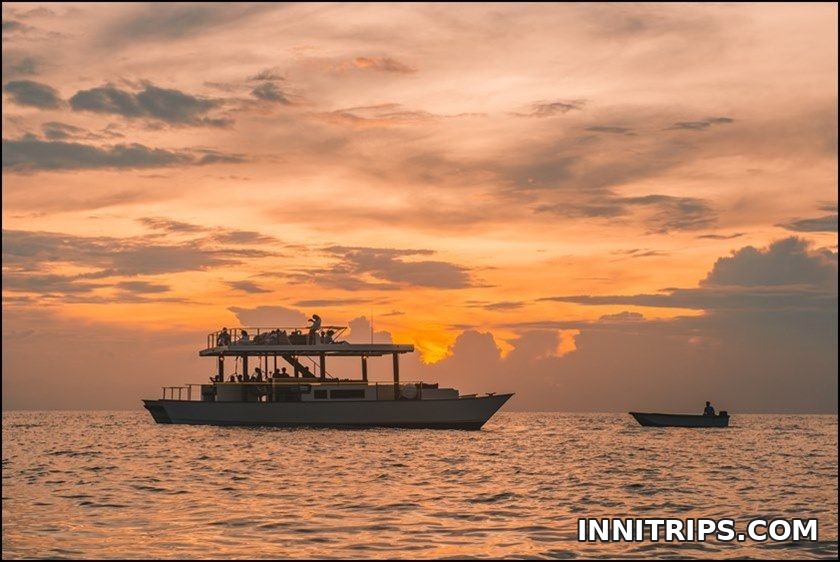 Cruise atmosphere and sunset · Gili cruise photo 19