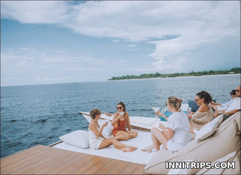 Cruise atmosphere and sunset · Gili cruise photo 30