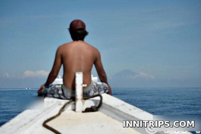 Dive boat and Gili Islands — photo 1