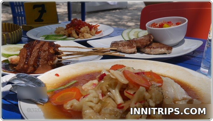 Gili island lunch and rest break — photo 2