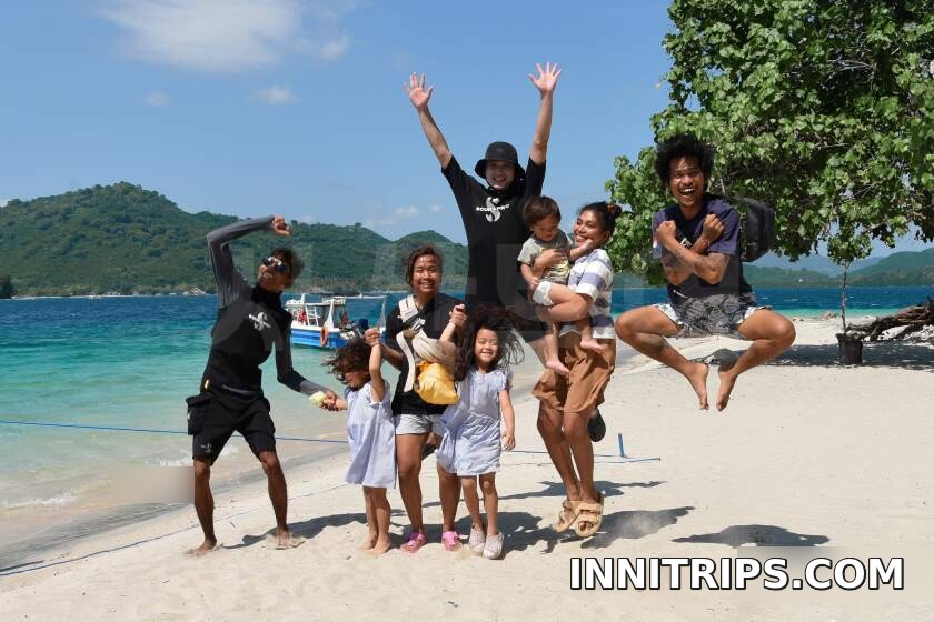 Gili Tangkong white-sand beach — photo 3