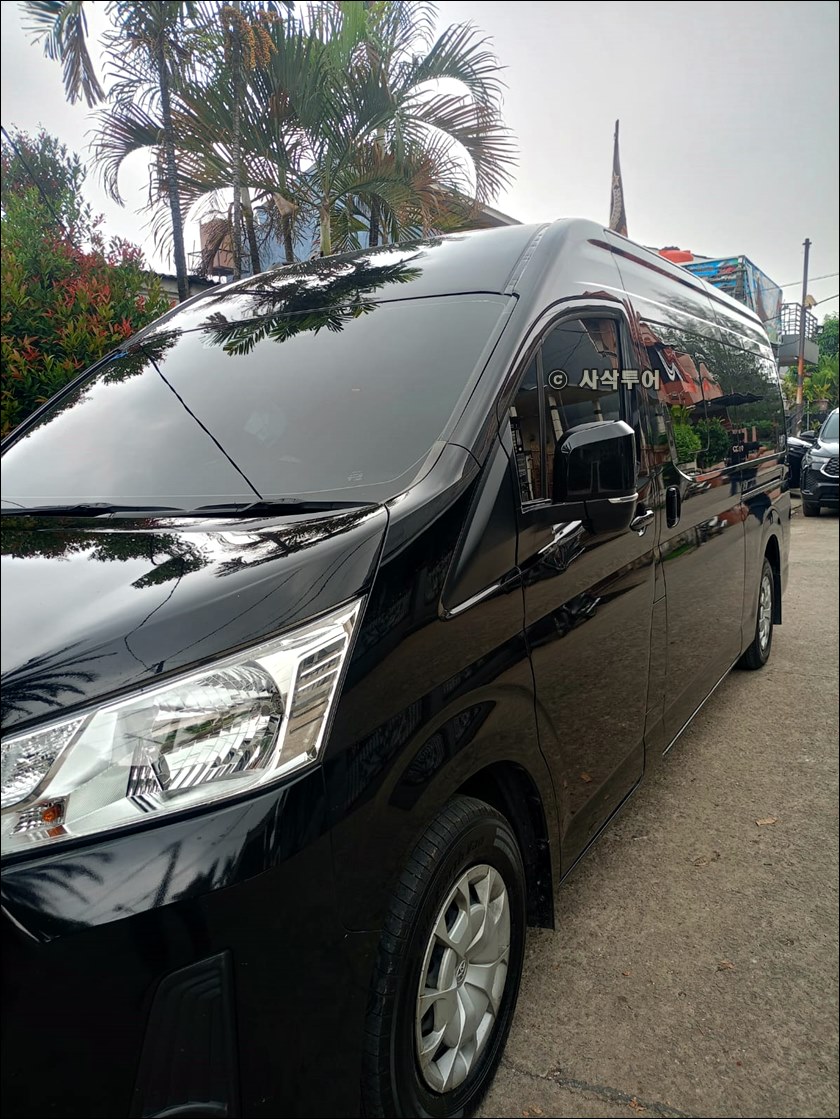 Luxury Hiace vehicle and interior