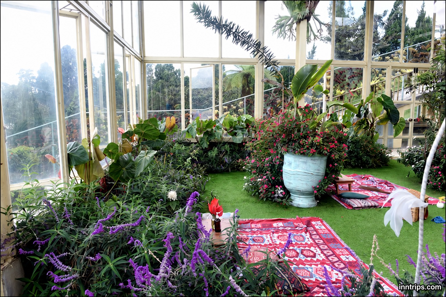 Take a picnic break inside a garden