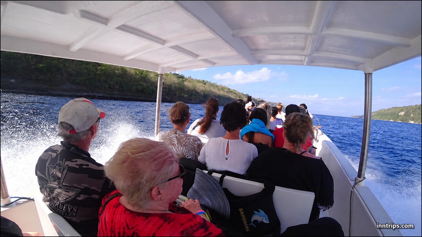 Travelling between snorkeling locations