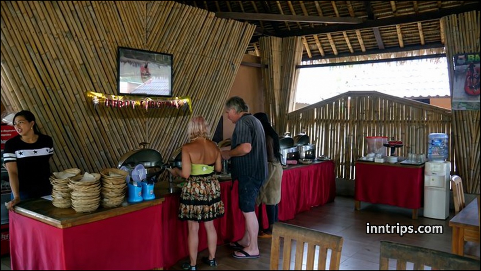 A closer look at the buffet dining area