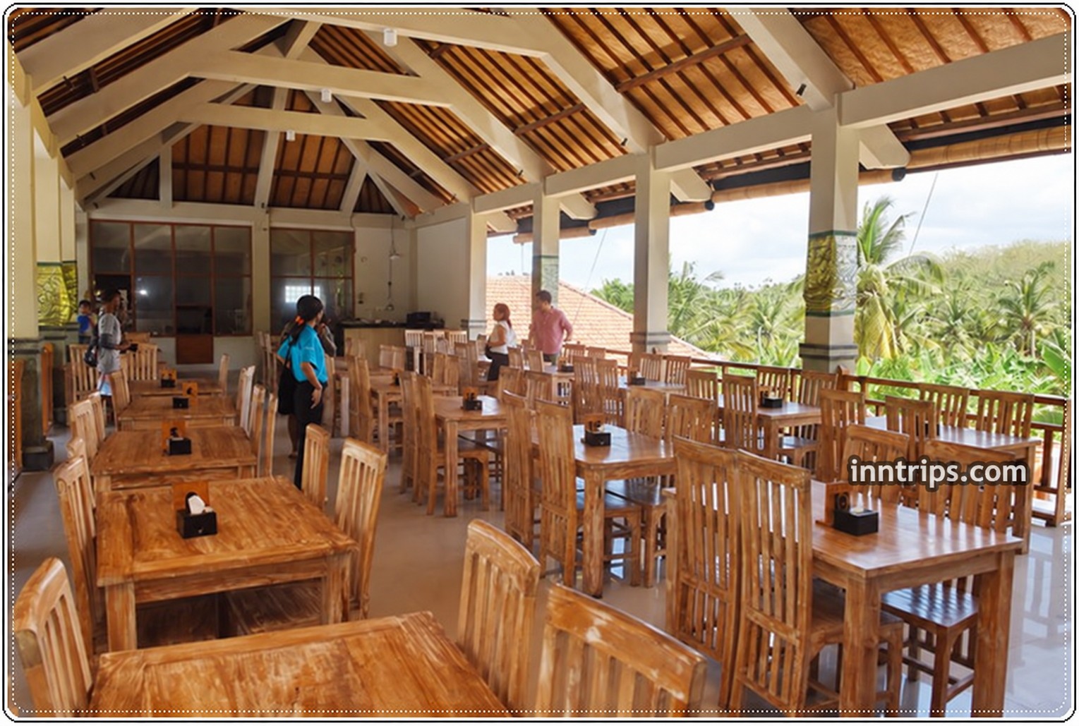 A local lunch break — Nusa Penida West Day Tour