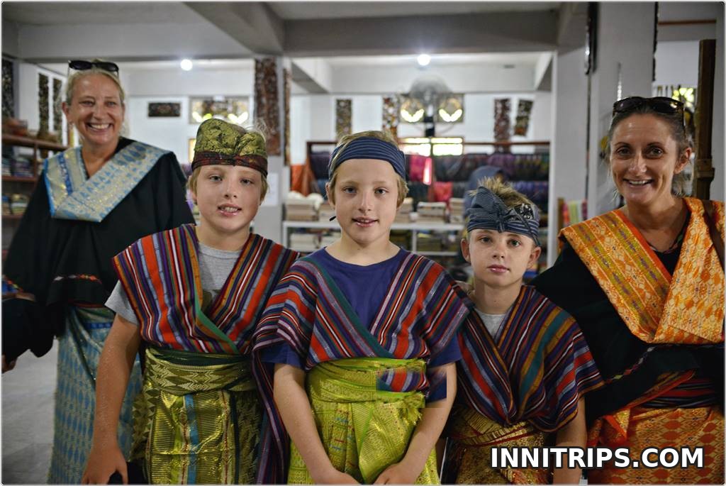 Sukarara traditional dress experience · Lombok photo tour image 11