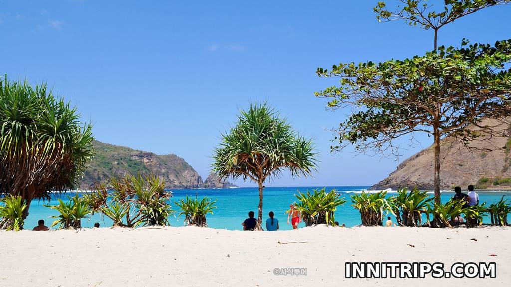 Mawun Beach · Lombok photo tour image 35