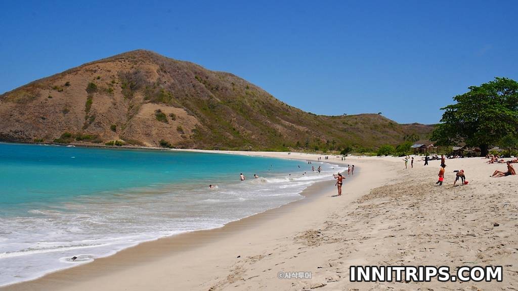 Mawun Beach · Lombok photo tour image 37