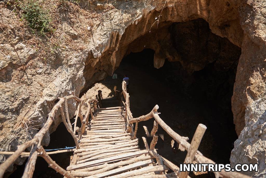Bat Cave and hotel return · Lombok photo tour image 39