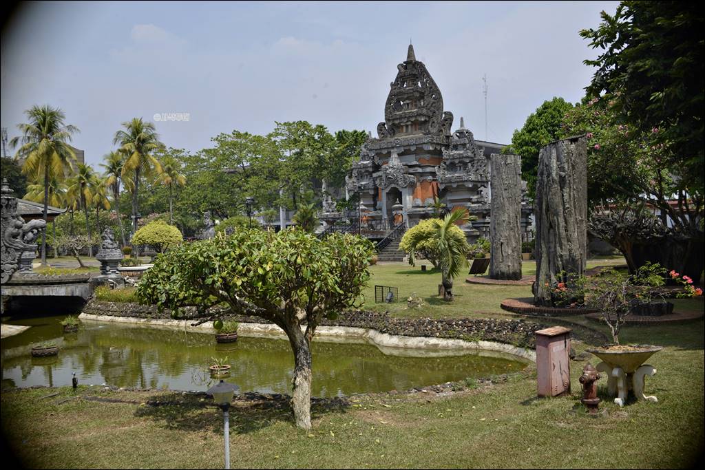 Museum Indonesia at TMII — photograph 28